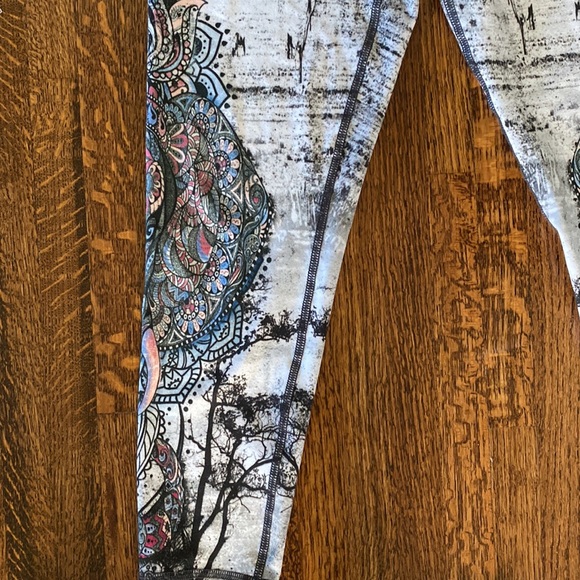 Women’s Evolution and Creation 7/8 Yoga Pant High Rise Leggings Sz L - Picture 2 of 5